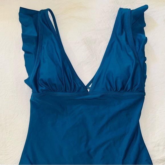 CUPSHE RUFFLE ONE PIECE SWIM - Picture 4 of 7